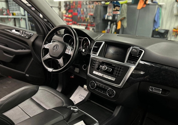 Mercedes-Benz ML cena 74900 przebieg: 167200, rok produkcji 2012 z Ostrowiec Świętokrzyski małe 379